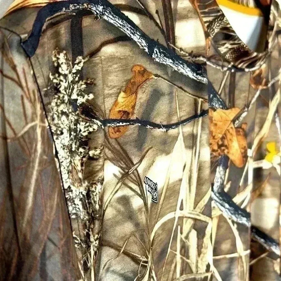 Under Armour Men's Medium Camo T-Shirt Stretchy Hunt Fish Camp Hike Woods Summer - Picture 3 of 6